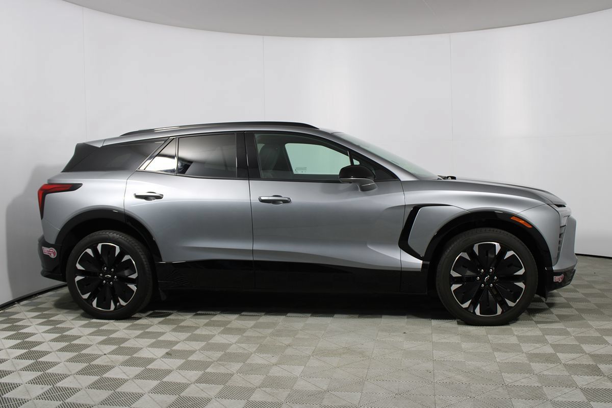 Used 2024 Chevrolet Blazer EV RS AWD/4WD image 35