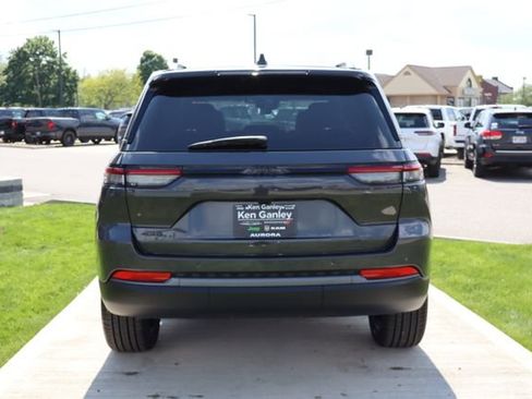 New 2026 Jeep Grand Cherokee Limited w/ Limited Altitude Package AWD/4WD image 32