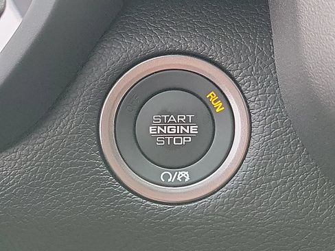 New 2026 RAM 2500 Laramie AWD/4WD image 11