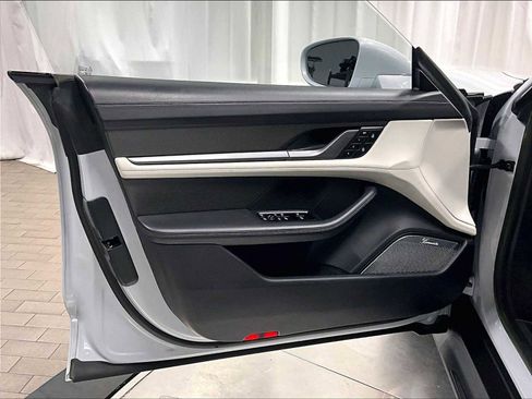 Used 2022 Porsche Taycan Turbo S image 25
