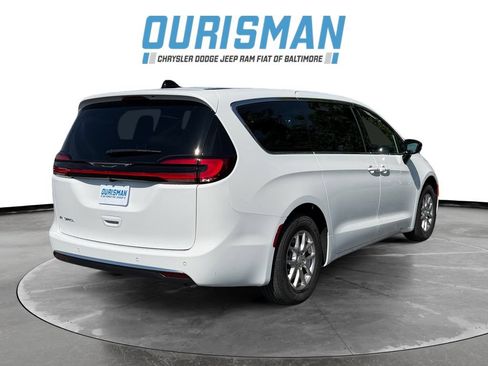 New 2027 Chrysler Pacifica Select w/ Family Tech Group FWD image 6