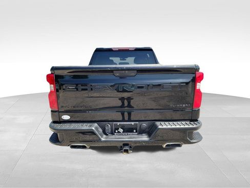 Used 2021 Chevrolet Silverado 1500 Custom Trail Boss w/ LPO, Dark Essentials Package AWD/4WD image 6