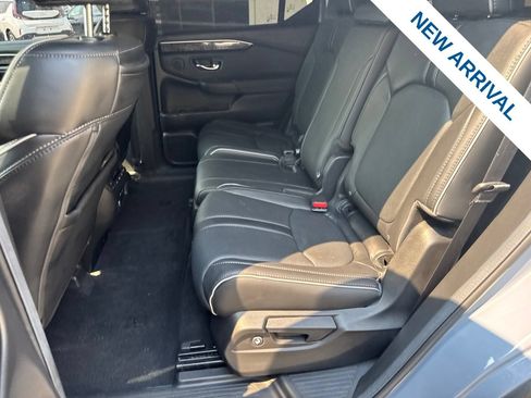 Used 2025 Honda Pilot Elite image 15