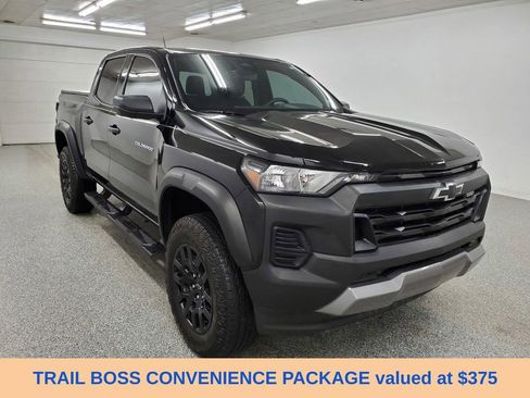 Used 2023 Chevrolet Colorado Trail Boss image 3