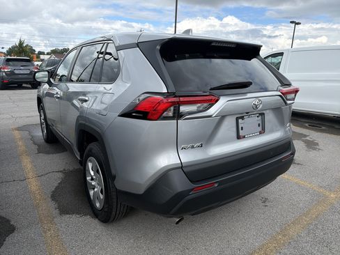Used 2023 Toyota RAV4 LE AWD/4WD image 5