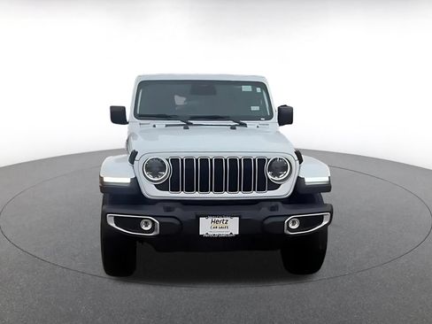 Used 2025 Jeep Wrangler Unlimited Sahara AWD/4WD image 4