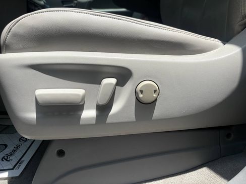Used 2013 Toyota Sienna XLE w/ Premium Pkg FWD image 20