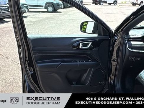 Used 2023 Jeep Compass High Altitude AWD/4WD image 9