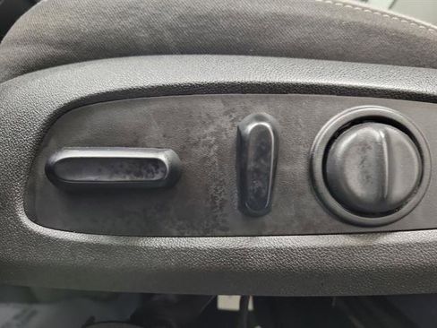 Used 2020 Chevrolet Equinox LT image 17