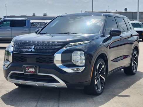 Used 2022 Mitsubishi Outlander SE FWD image 3