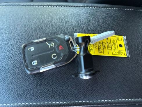 Used 2021 GMC Acadia SLT image 27