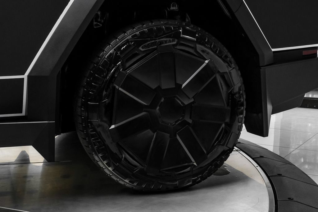 Used 2024 Tesla Cybertruck Cyberbeast AWD/4WD image 57