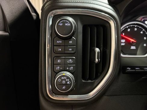 Used 2020 Chevrolet Silverado 1500 High Country w/ Technology Package AWD/4WD image 38