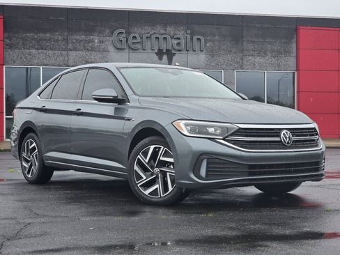 Used 2022 Volkswagen Jetta SEL FWD image 2