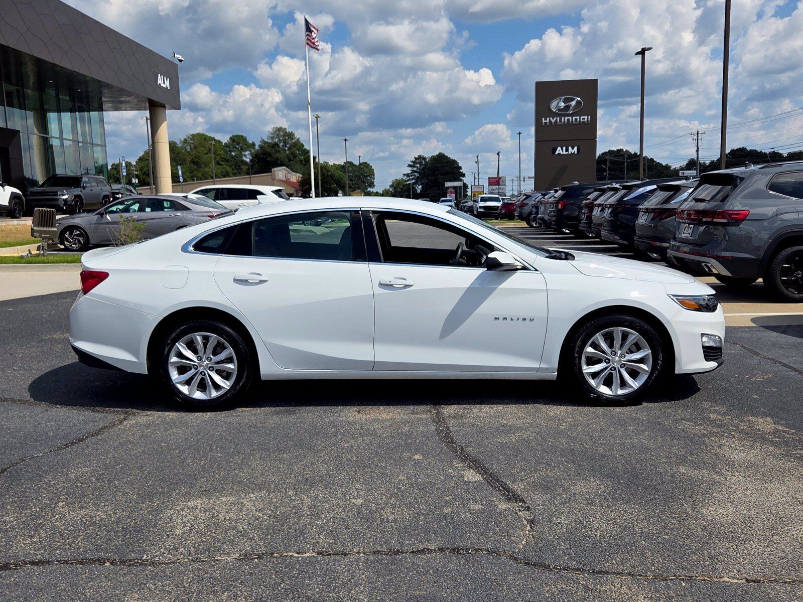 Used 2025 Chevrolet Malibu LT FWD image 15