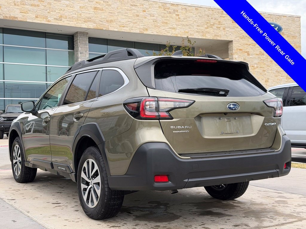 Used 2024 Subaru Outback Premium AWD/4WD image 12
