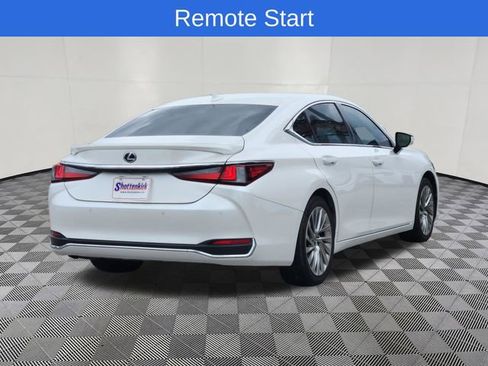Used 2020 Lexus ES 300h Ultra Luxury w/ Accessory Package 2 FWD image 3