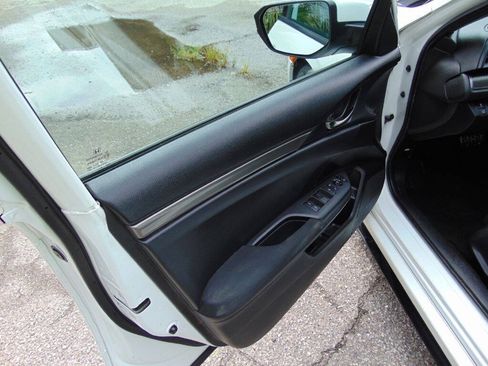 Used 2017 Honda Civic Sport image 27
