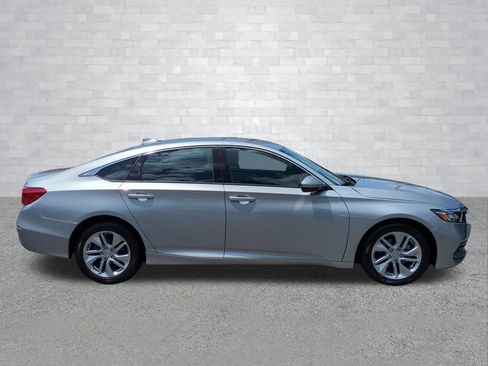 Used 2018 Honda Accord LX image 3