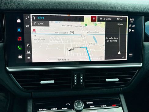 Used 2022 Porsche Cayenne Platinum Edition image 14