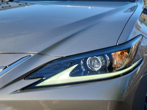 Certified 2020 Lexus ES 350 w/ Premium Package image 9