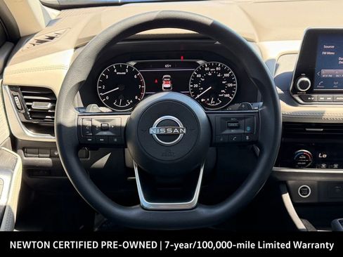Used 2023 Nissan Rogue SV FWD image 27