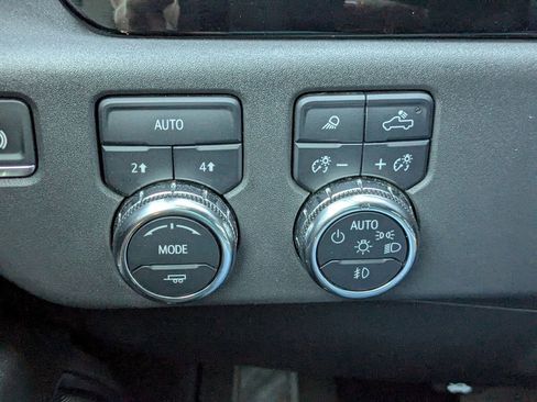 Used 2024 GMC Sierra 1500 SLT image 25