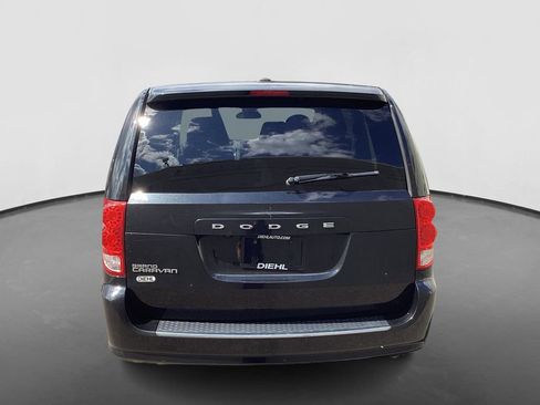 Used 2019 Dodge Grand Caravan SE w/ UConnect Hands-Free Group image 6