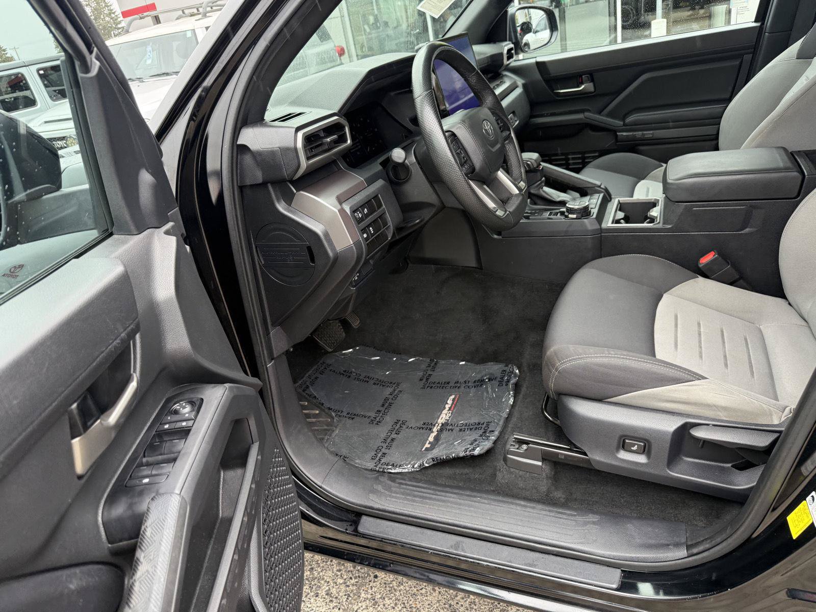 Used 2024 Toyota Tacoma TRD Off-Road AWD/4WD image 10