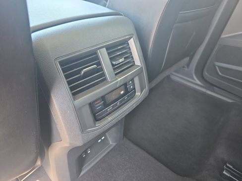 Used 2022 Volkswagen Atlas SEL image 32