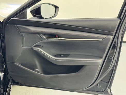 Used 2022 MAZDA MAZDA3 s image 40
