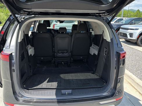 Used 2022 Kia Carnival SX FWD image 22