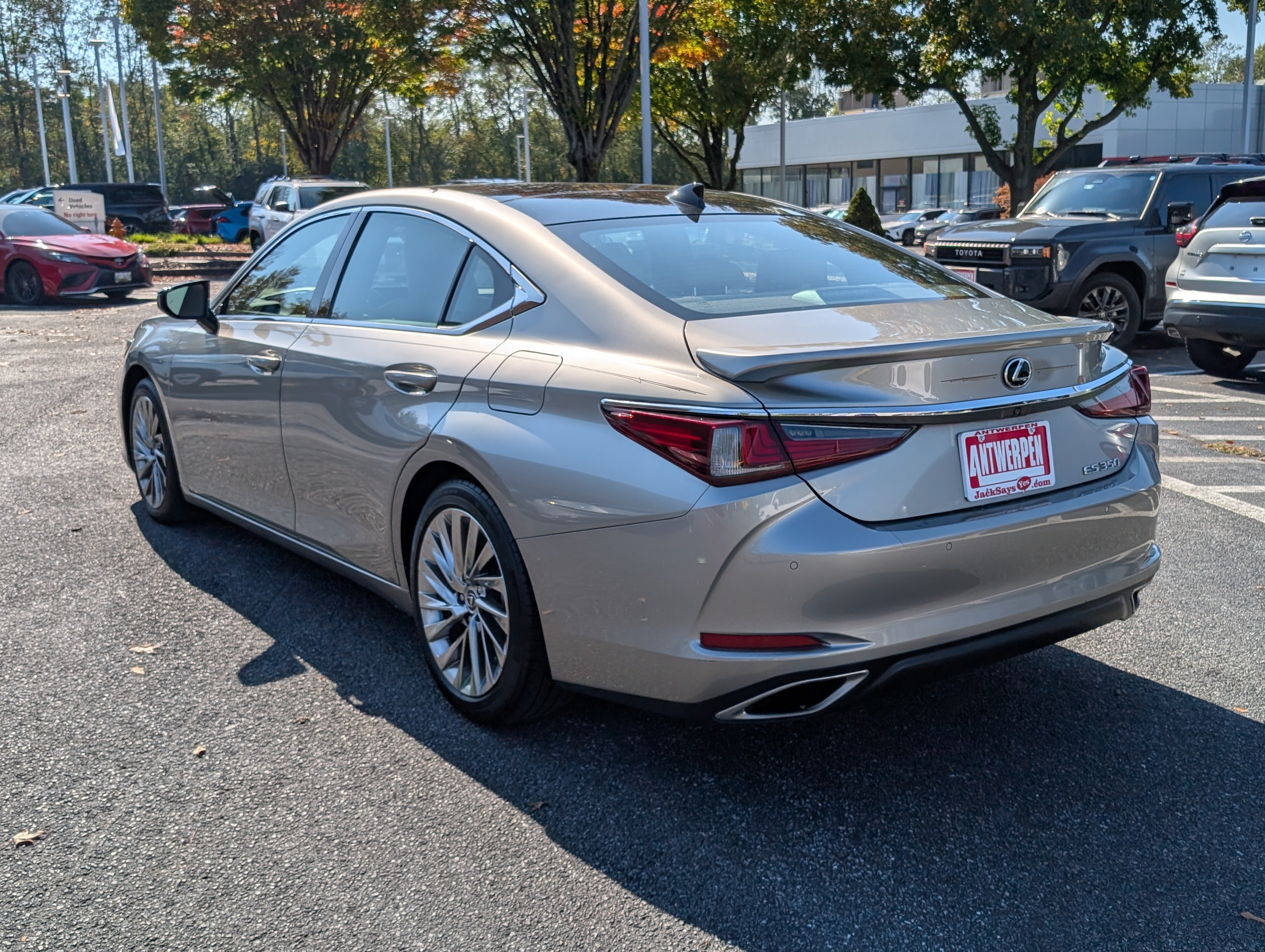 Used 2020 Lexus ES 350 Ultra Luxury w/ Accessory Package 2 FWD image 5