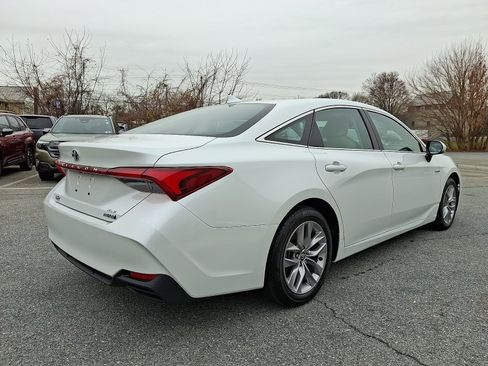 Used 2021 Toyota Avalon XLE image 4
