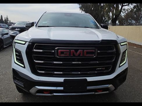 Used 2025 GMC Yukon XL AT4 Ultimate w/ LPO, AT4 Appearance Package image 7