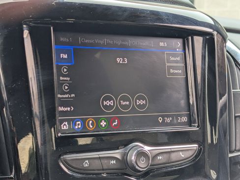 Used 2023 Chevrolet Traverse LT image 25