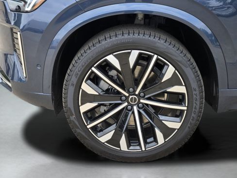 New 2026 Volvo XC90 B5 Plus w/ Protection Package Premier AWD/4WD image 30