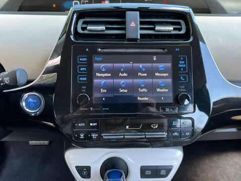 Used 2016 Toyota Prius Four FWD image 17