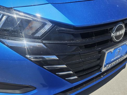 Used 2023 Nissan Versa SV FWD image 3