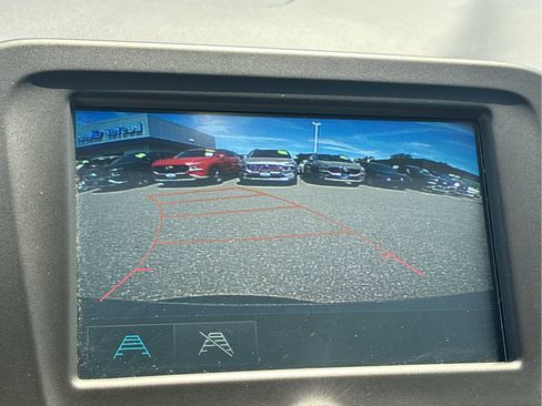 Used 2018 Chevrolet Malibu LT FWD image 12