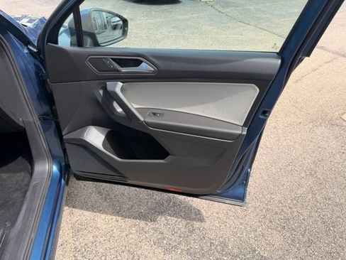 Used 2019 Volkswagen Tiguan SE w/ Panoramic Sunroof Package AWD/4WD image 17