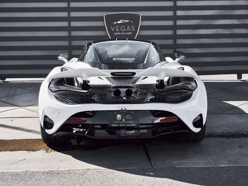 Used 2024 McLaren 750S image 22