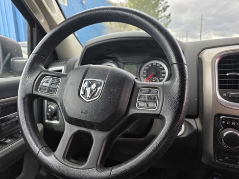 Used 2014 RAM 1500 Classic SLT AWD/4WD image 9