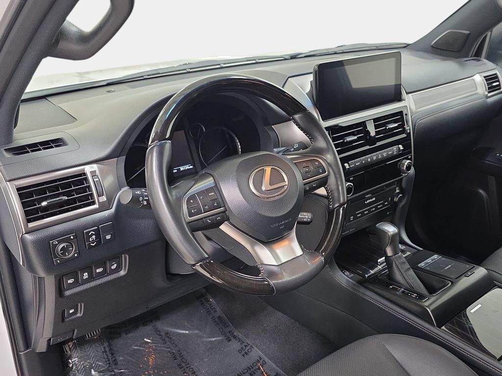 Used 2023 Lexus GX 460 Premium w/ Premium Package AWD/4WD image 16