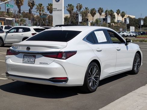 Used 2025 Lexus ES 300h w/ Premium Package FWD image 6