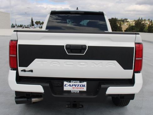 Certified 2026 Toyota Tacoma SR5 AWD/4WD image 4