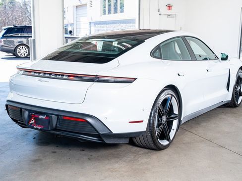 Used 2023 Porsche Taycan image 6