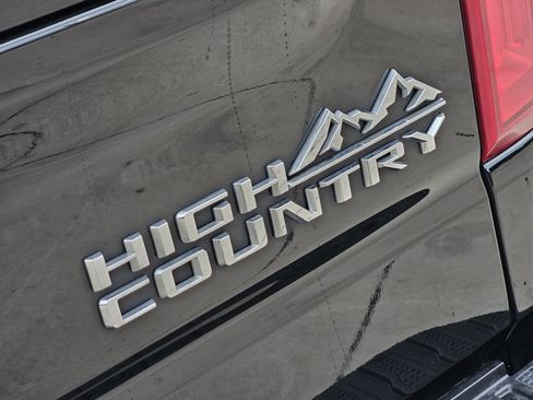 Used 2025 Chevrolet Silverado 1500 High Country w/ Technology Package AWD/4WD image 30