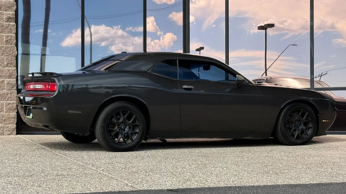 Used 2013 Dodge Challenger R/T RWD image 13