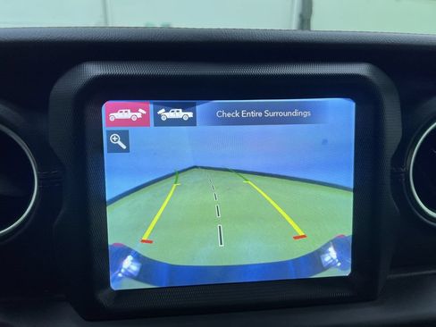Used 2020 Jeep Gladiator Rubicon w/ Advanced Safety Group AWD/4WD image 23